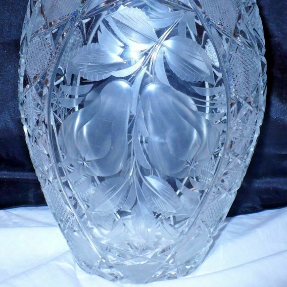 Vintage Bohemian Czech 6 lbs Crystal Vase Hand Cut Oval Etched - Picture 4 of 6